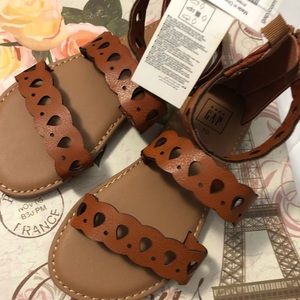Toddler girl size 10 gap sandals